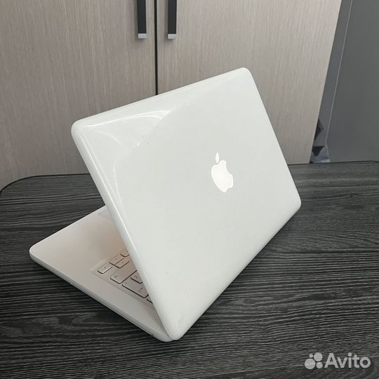 Отличный Macbook 13 High Sierra