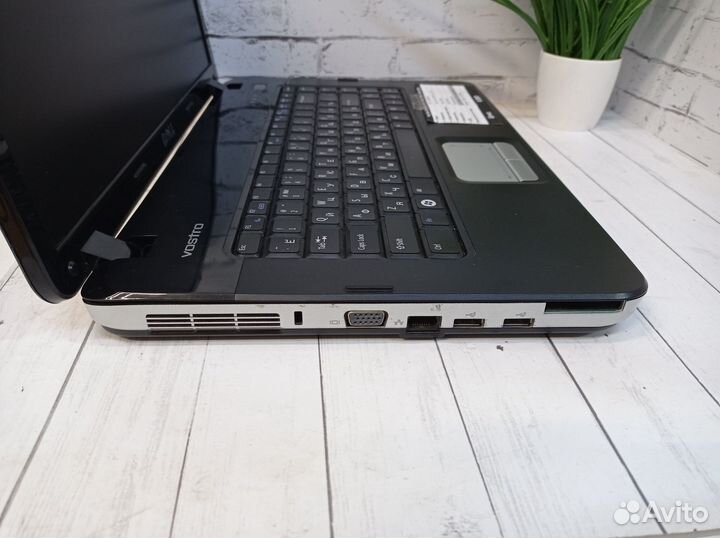Ноутбук Dell Vostro 1015 / 4Gb. DDR2 / SSD 120Gb