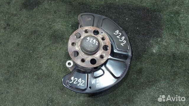 Кулак поворотный передний левый W212,S204,C207