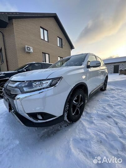 Mitsubishi Outlander 2.0 CVT, 2020, 64 500 км