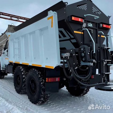 Комбинированная дорожная машина на базе урал