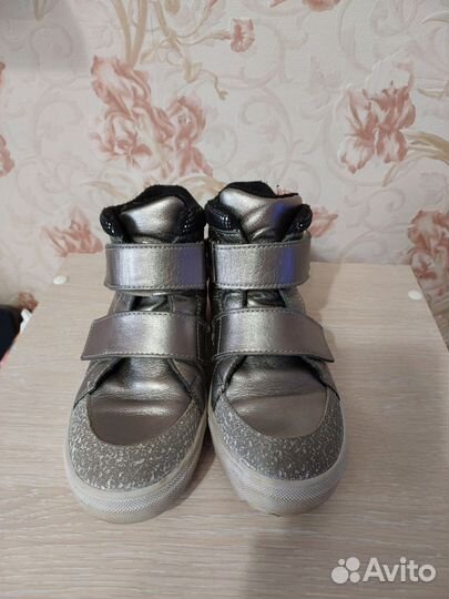 Ботинки р.33