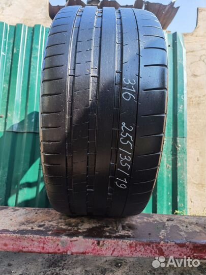 Michelin Pilot Super Sport 255/35 R19 96Y