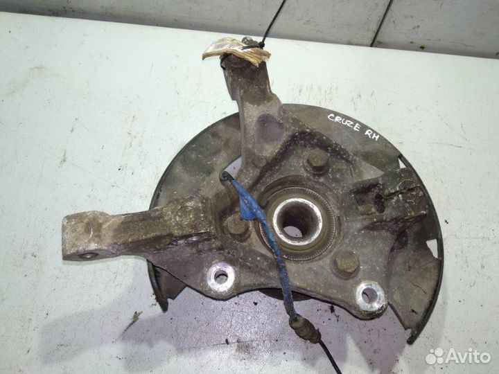 Кулак поворотный передний правый Chevrolet Cruze