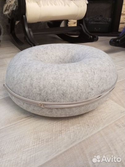 Домик-лежанка новый для кошек, собак