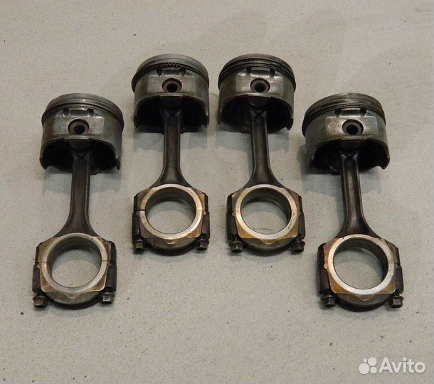 Шатун с поршнем Renault Kangoo 1.4 K7JA700