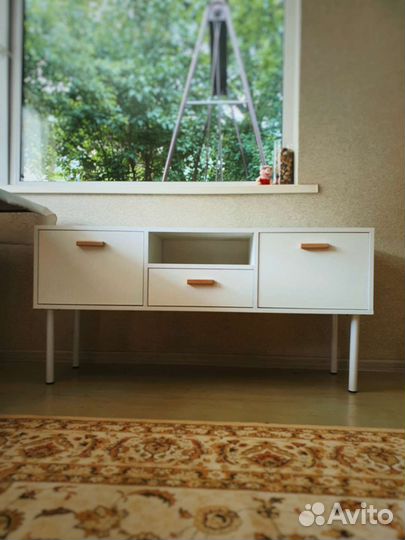 Тумбочка под телевизор