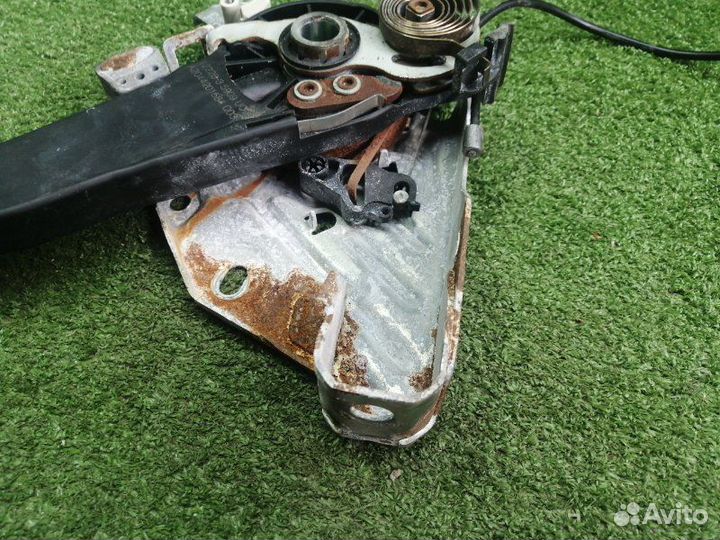 Рычаг стояночного тормоза Mercedes Glk