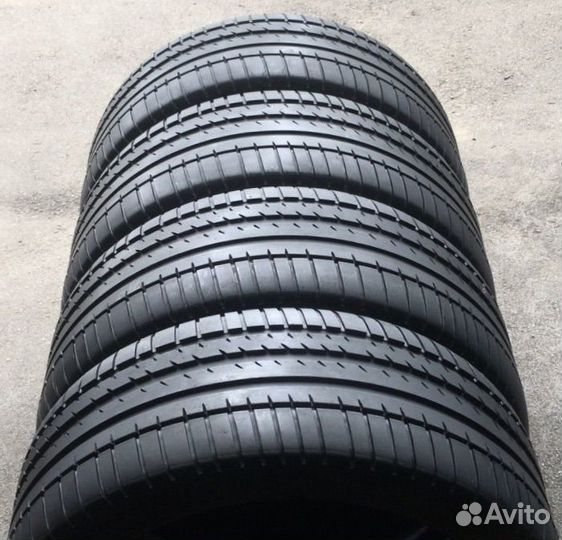 Michelin Pilot Sport 4 SUV 265/40 R21