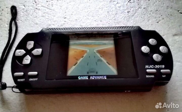 Игровая консоль