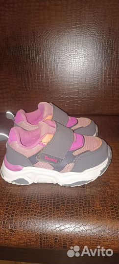 Кроссовки детские