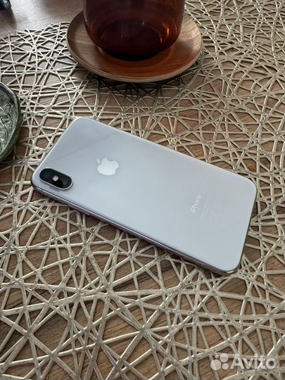 iPhone X, 64 ГБ