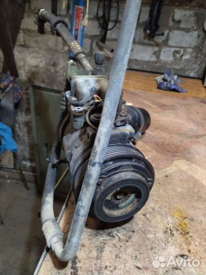 Компрессор кондиционера mercedes Гелендваген 1996г