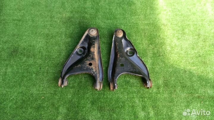 Рычаг передний левый/правый Renault Logan1,Sandero