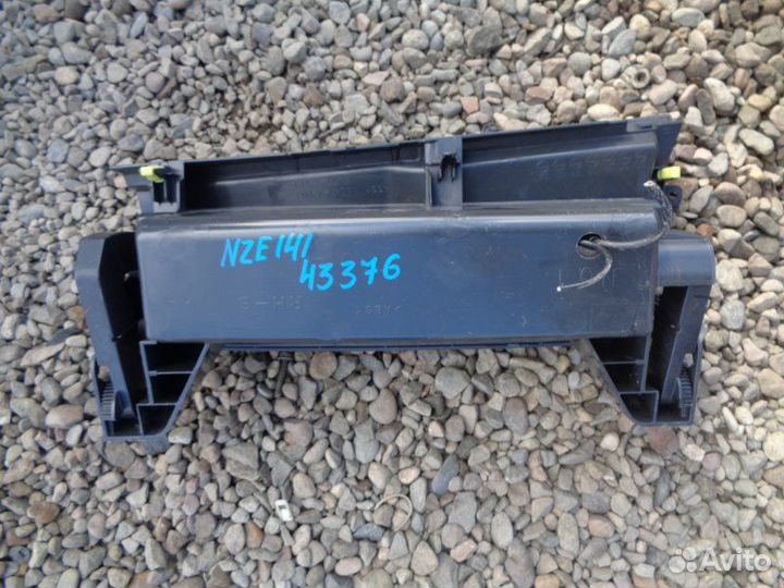 Бардачок Toyota Corolla Fielder NZE141 1NZ-FE