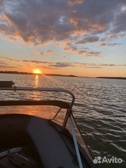 Лодка с мотором