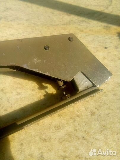 Пресс для установки кнопок на одежду