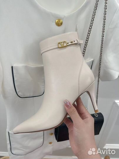 Сапоги женские Valentino