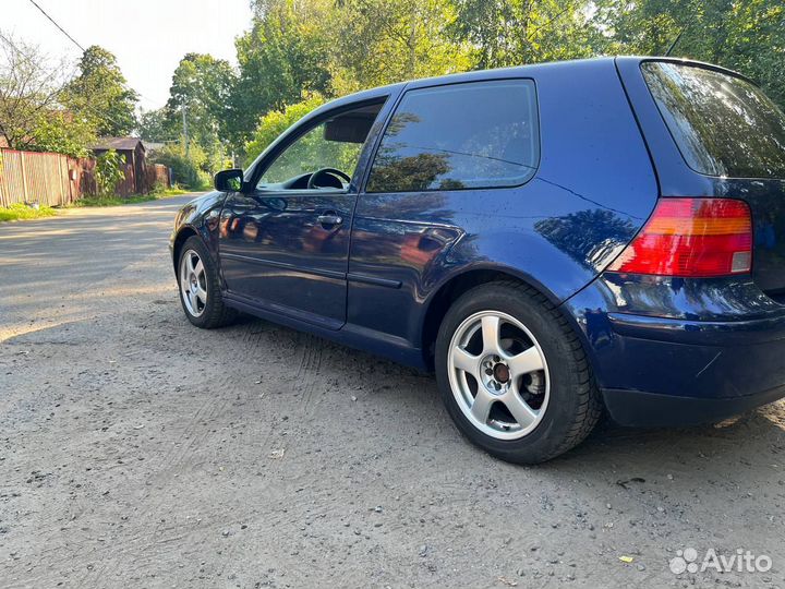 Volkswagen Golf 1.8 МТ, 2001, 305 000 км