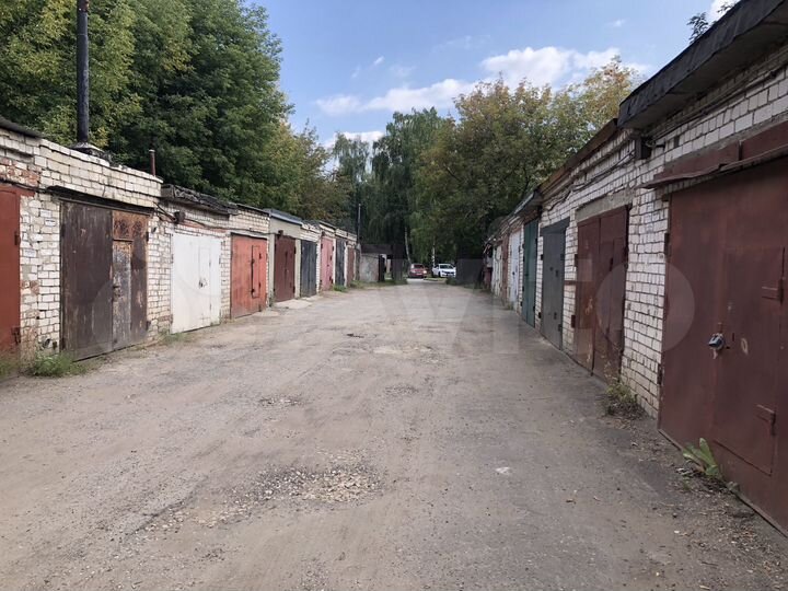 Гараж, > 30 м²