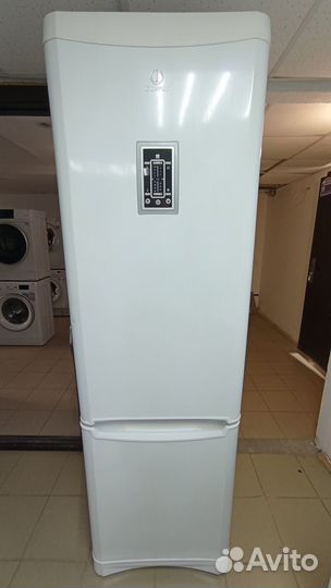 Холодильник бу Indesit