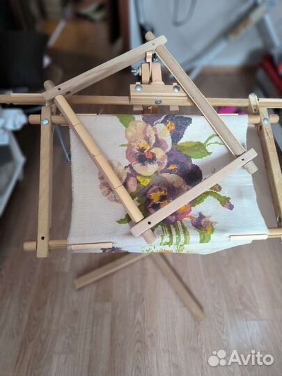 Держатель для вышивания напольный
