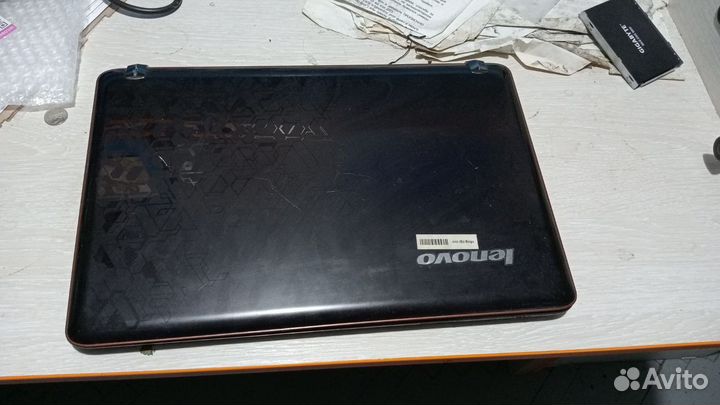 Рабочий ноутбук Lenovo Y560