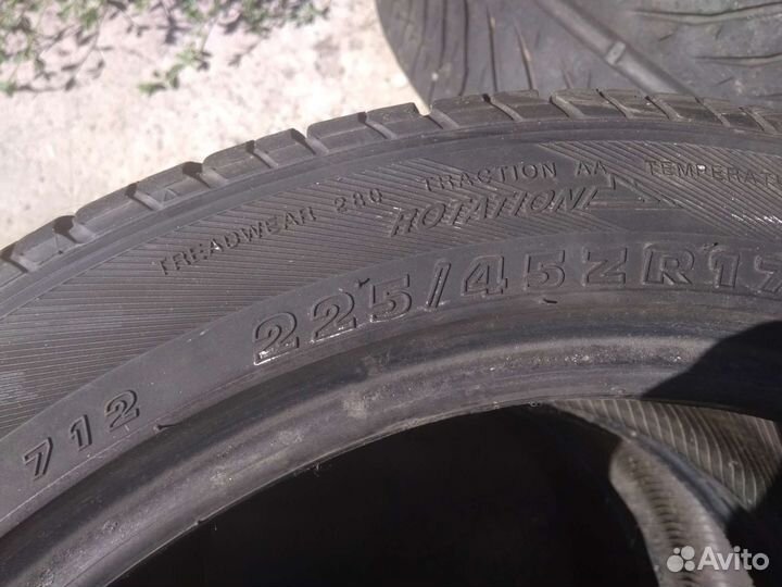 Kumho Ecsta Supra 712 215/45 R17 и 255/45 R17