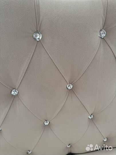 Детская кроватка с маятником и ящиком