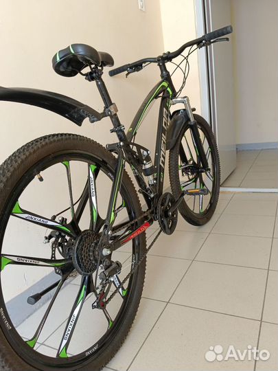 Велосипед скоростной на литых дисках