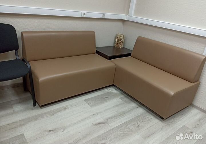 Диван в кафе