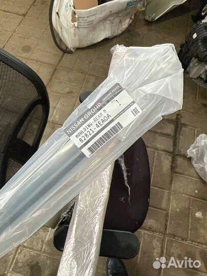 Молдинг стекла заднего левого Ниссан Кашкай j11