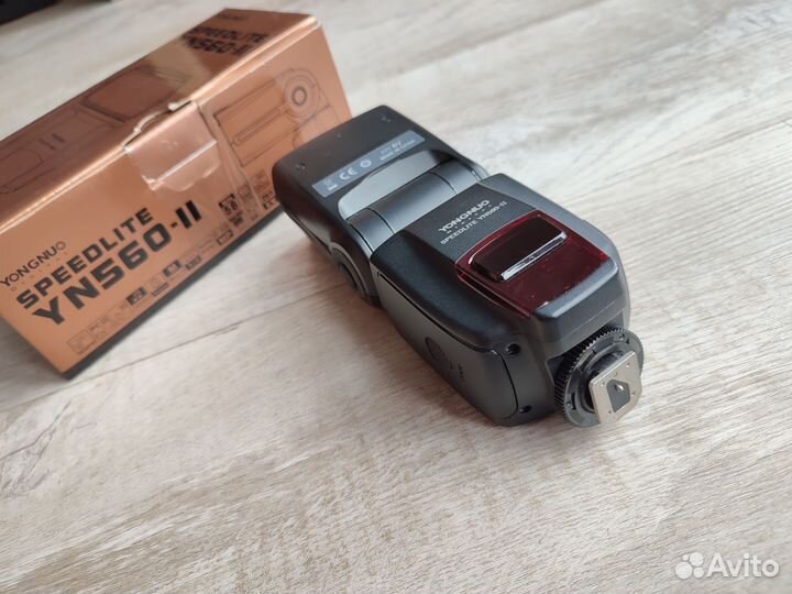 Вспышка камеры Yongnuo YN560-II
