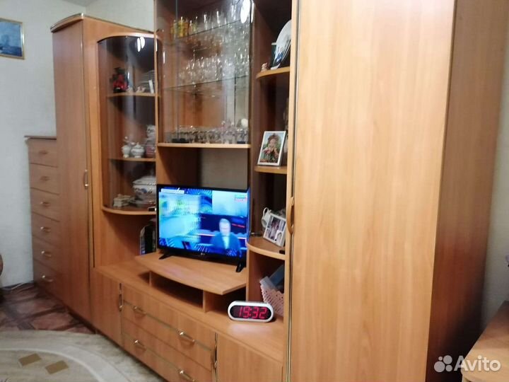 Стенка в гостиную бу