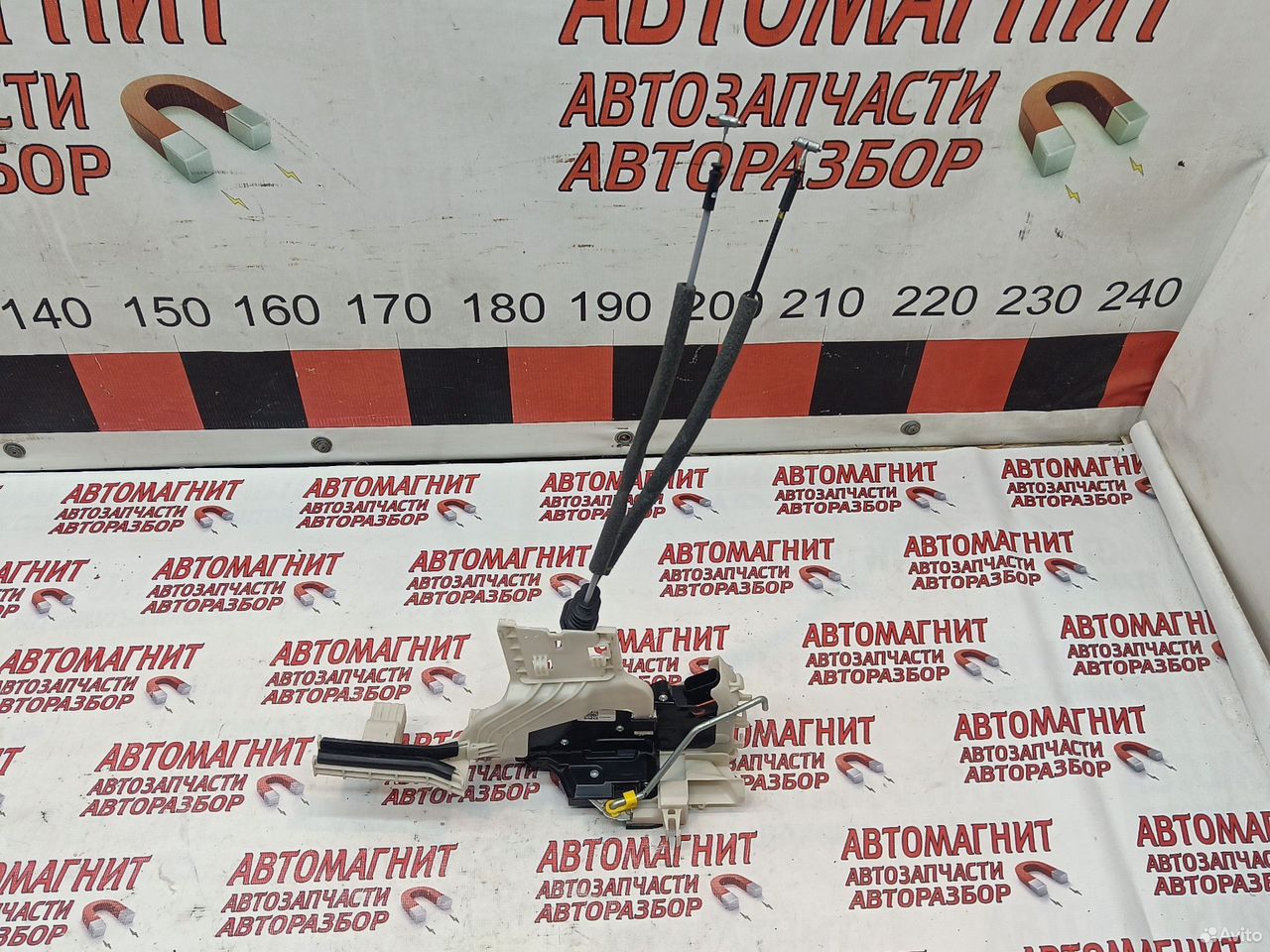 Замок двери передний левый Санта Фе 4 TM