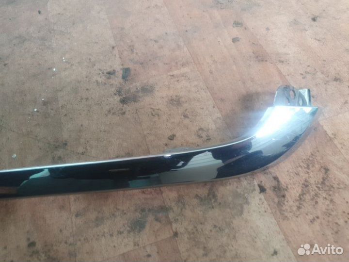 Молдинг бампера передний правый LADA Granta 2011