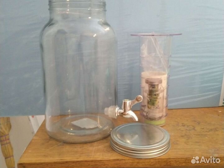 Банка-деспенсер, на 4 литра, с краником