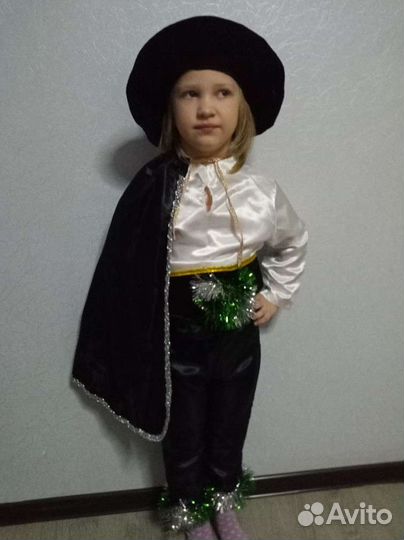 Новогодний костюм принца,Зорро,трубочиста продаю.Р