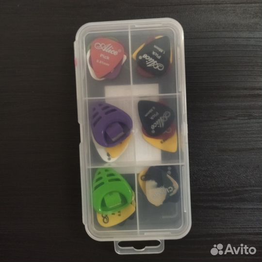 Акустическая гитара