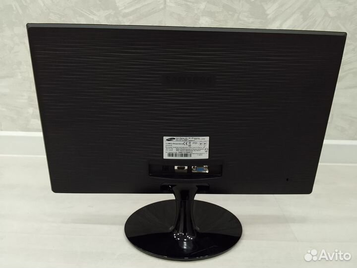 Монитор Samsung Sync Master S24B300HL