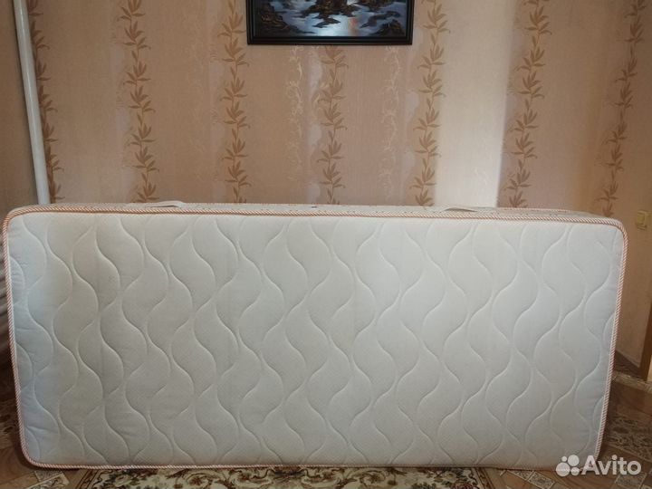 Кровать и матрас