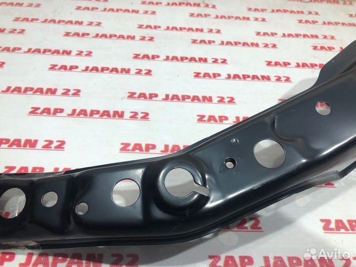 Планка телевизора правая Toyota Land Cruiser 200