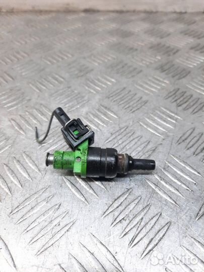 Форсунка Mercedes-Benz C-Class седан 1.8 271946