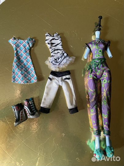 Обувь,Одежда, аксессуары для монстер хай и барби