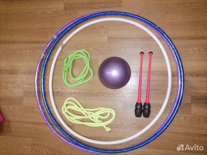 Предметы для художественной,новая скакалка