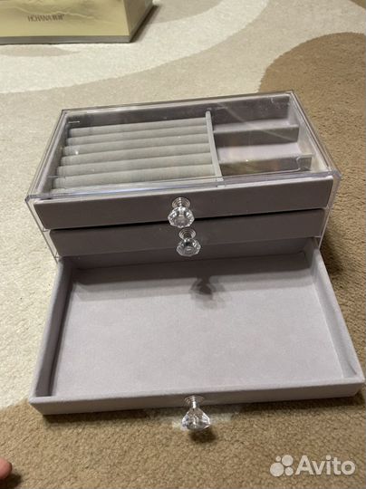 Шкатулка для ювелирных украшений
