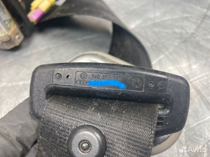 Ремень безопасности с пиропатроном Volkswagen Golf