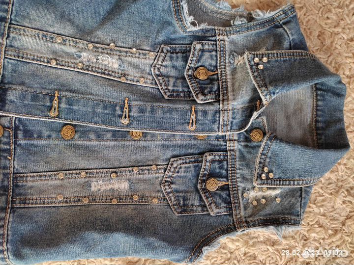 Джинсовая безрукавка для девочек