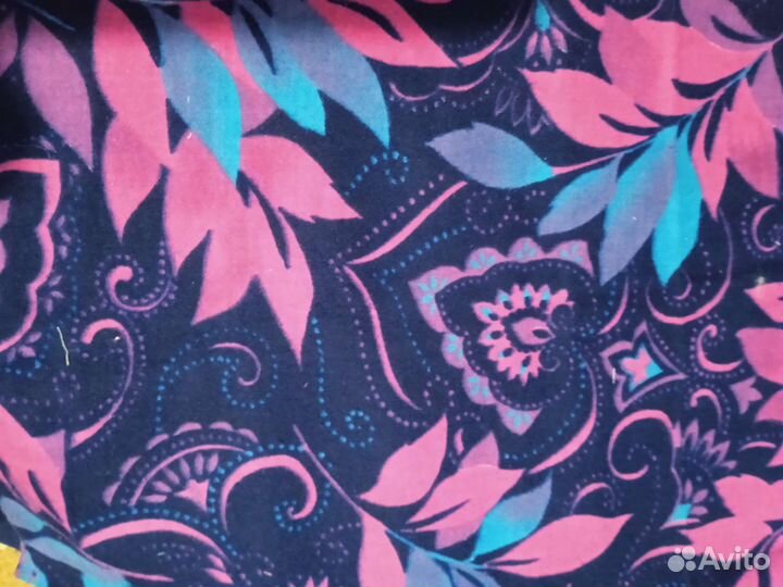 Отрезы тканей: костюмные, парча, фланель