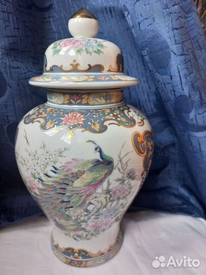 Чайница, ваза с крышкой, большая